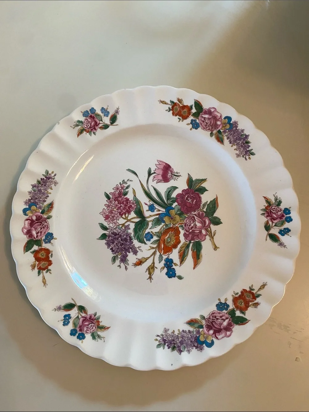 Limoges White Scalloped Dinner Plate with Multicolor Floral Bouquet Wales-7